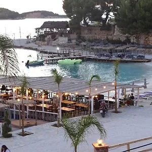 Melina's Seaside Retreat , Ksamil Arnavutluk